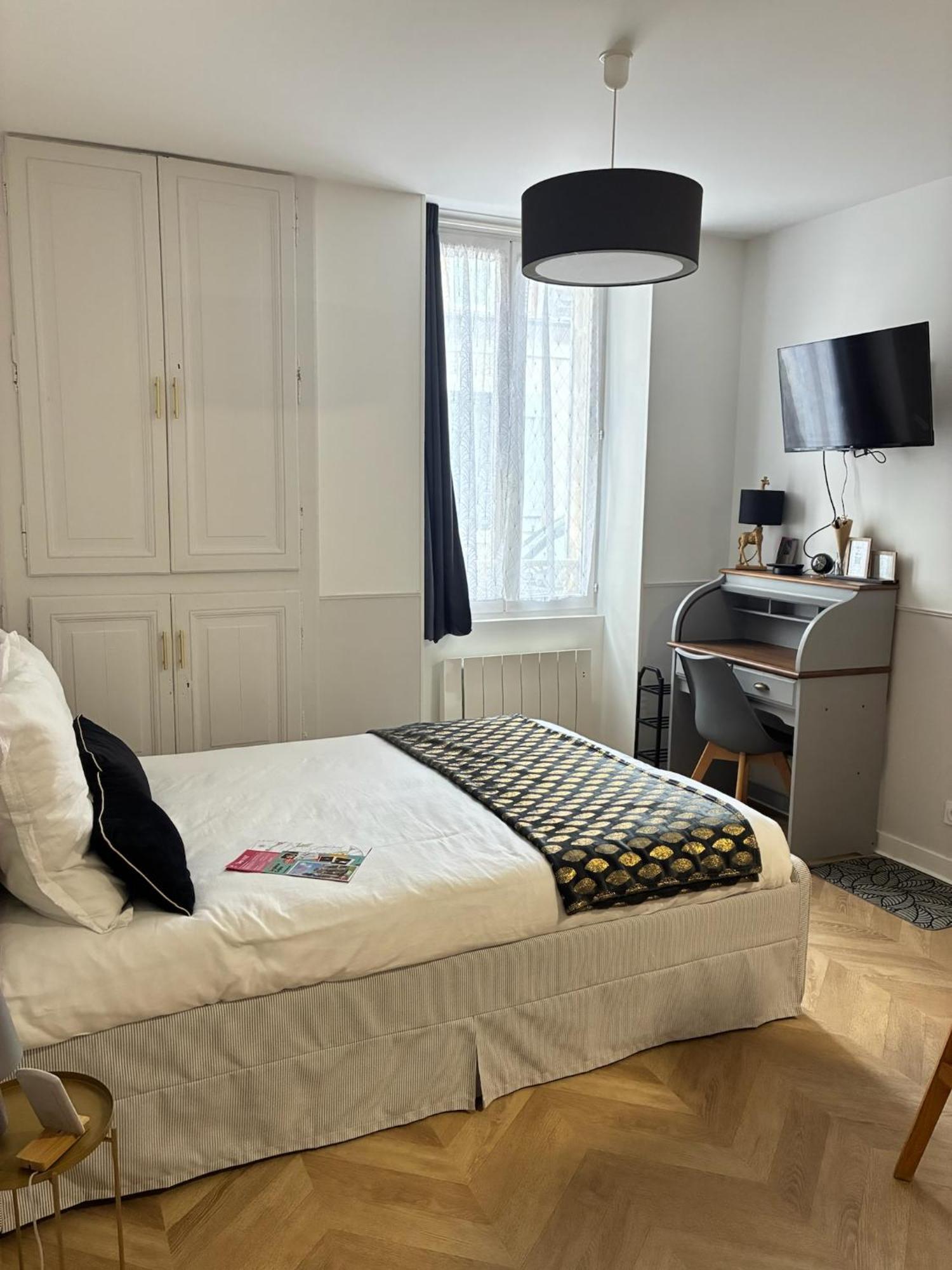 Le Studio Haslay Seraucourt En Plein Coeur De Ville De Bourges - Charme De L Ancien Et Confort Contemporain Zewnętrze zdjęcie